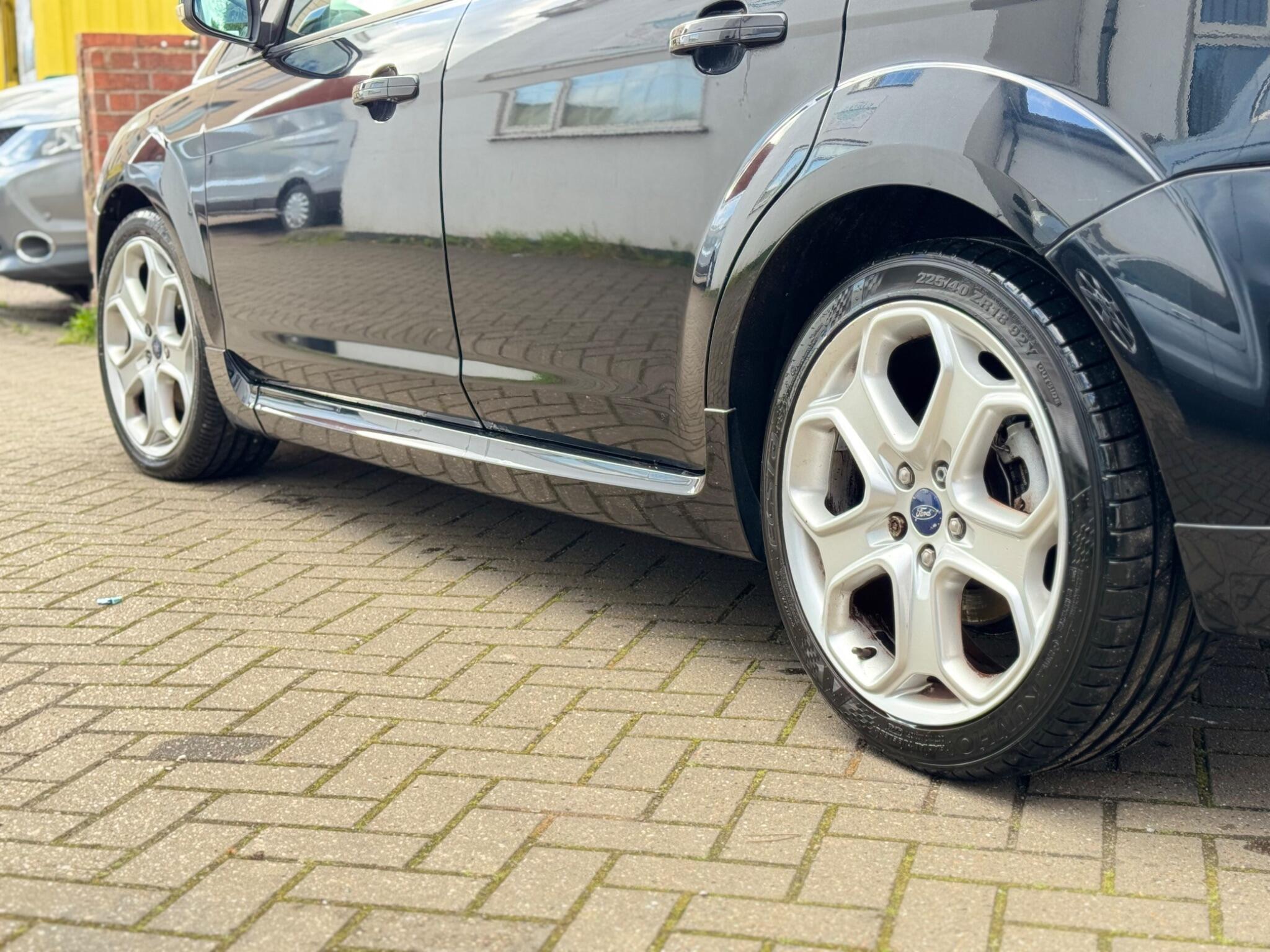 Ford Focus view 8