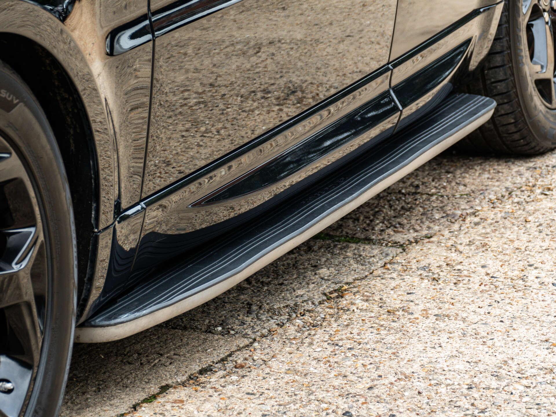 Land Rover Range Rover Sport view 13
