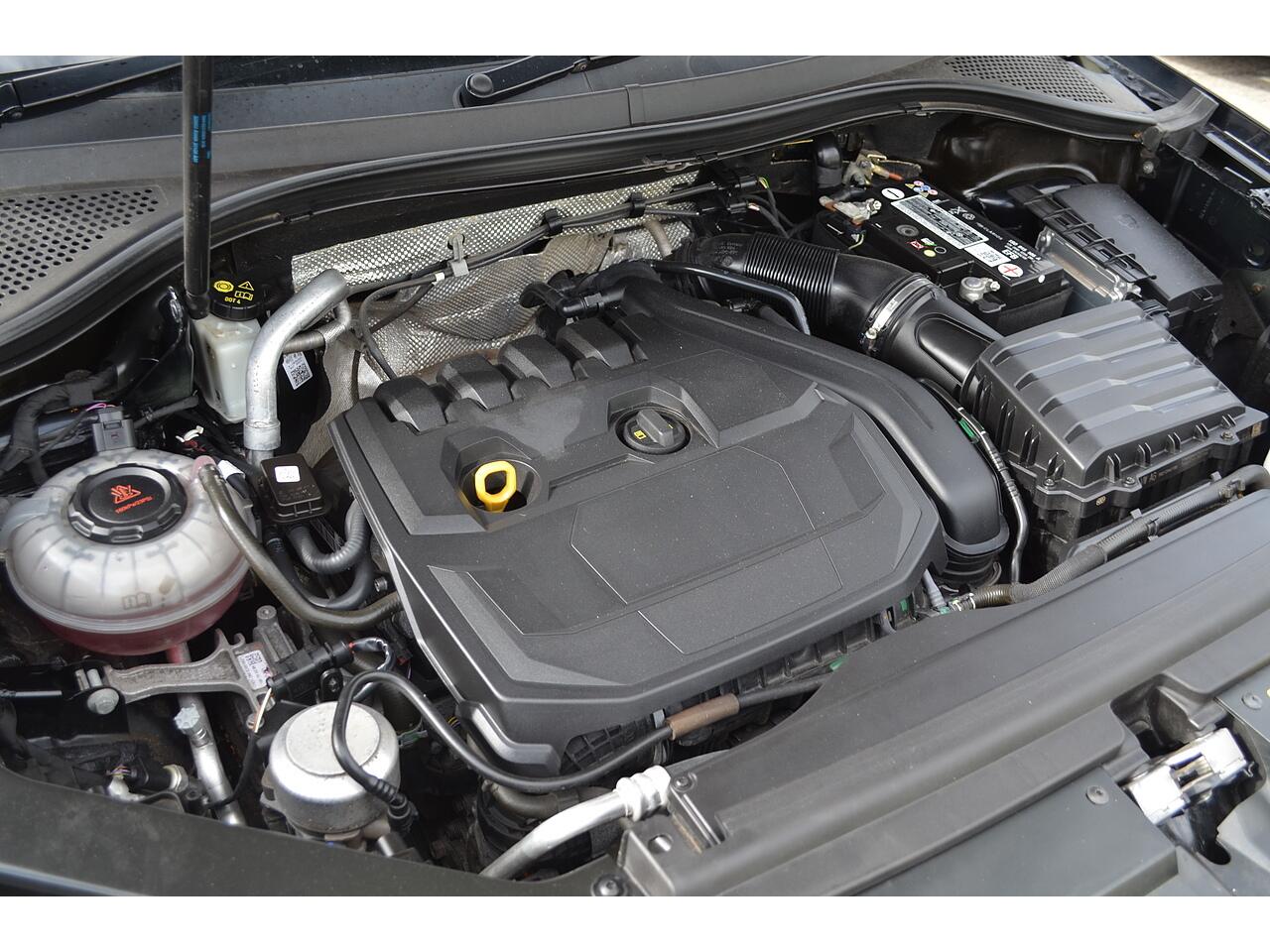 Volkswagen Tiguan Allspace view 41