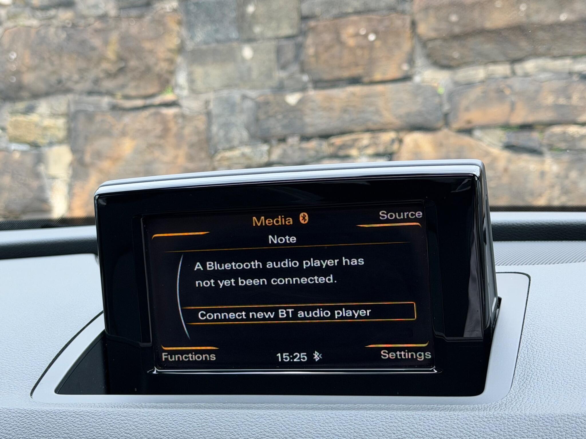 Audi Q3 view 35