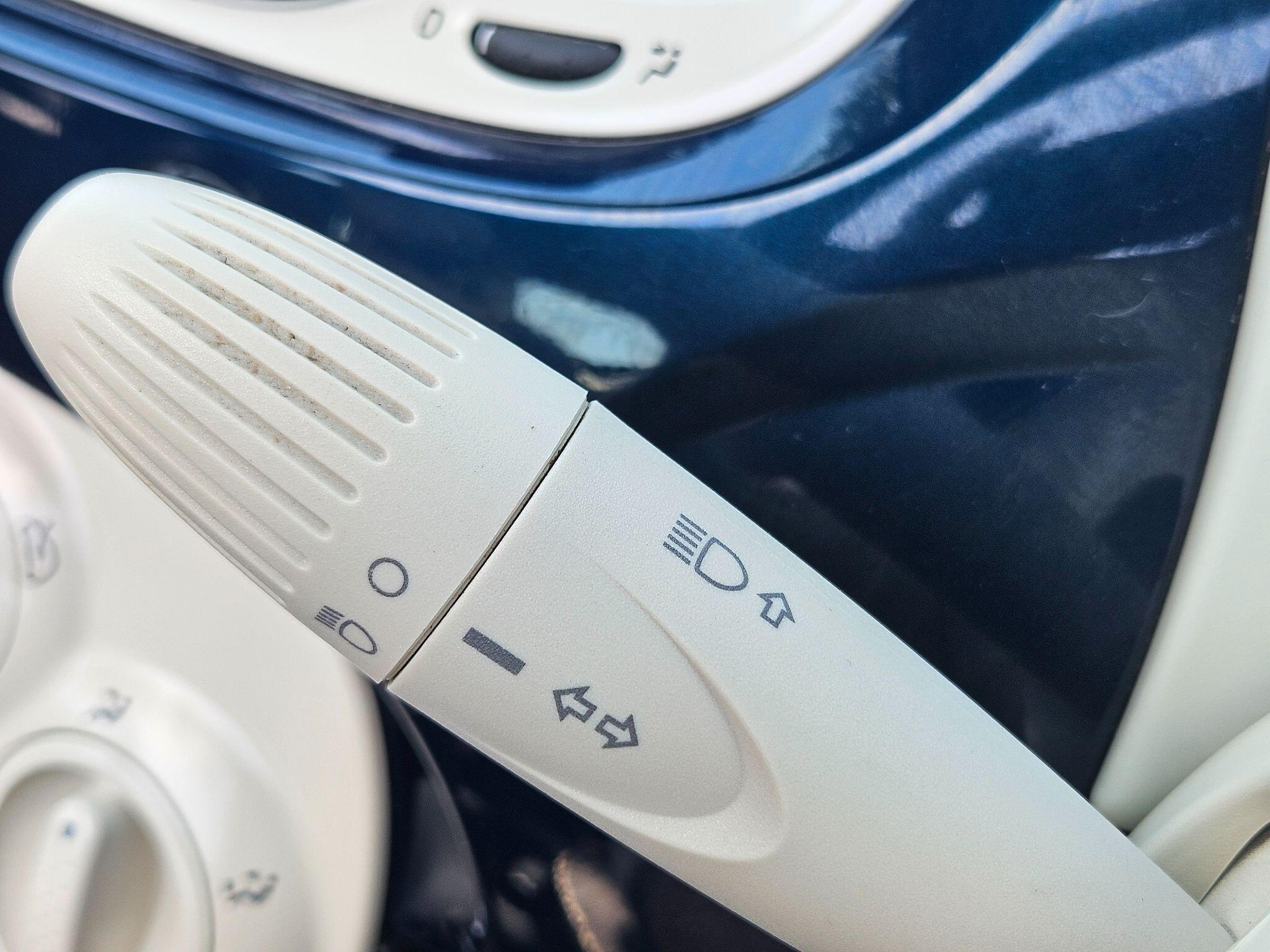 2015 Fiat 500C image 35