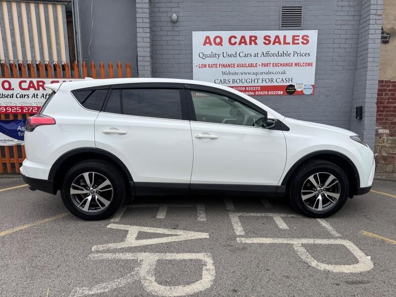 Toyota Rav4 view 8
