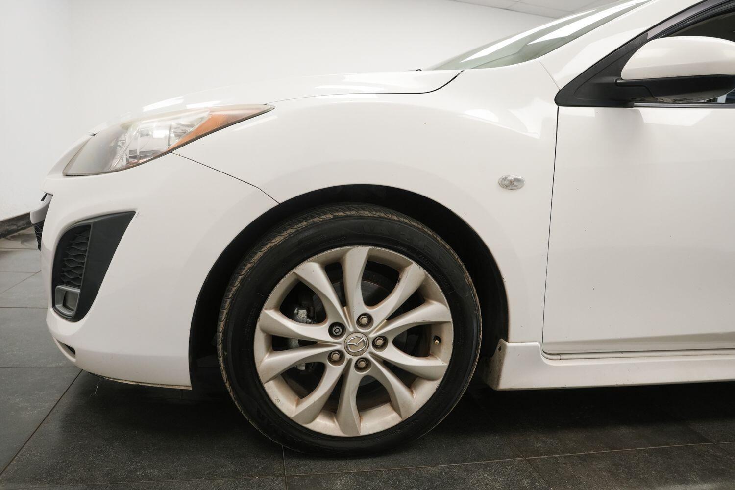 Mazda Mazda3 view 6