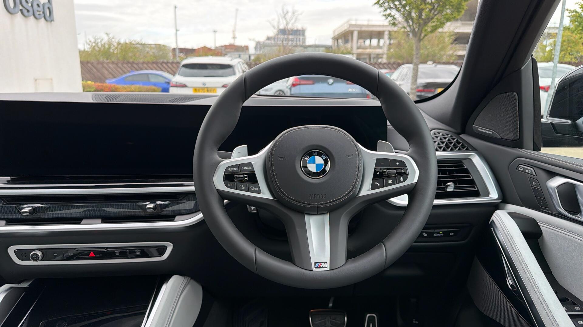 BMW X6 view 5