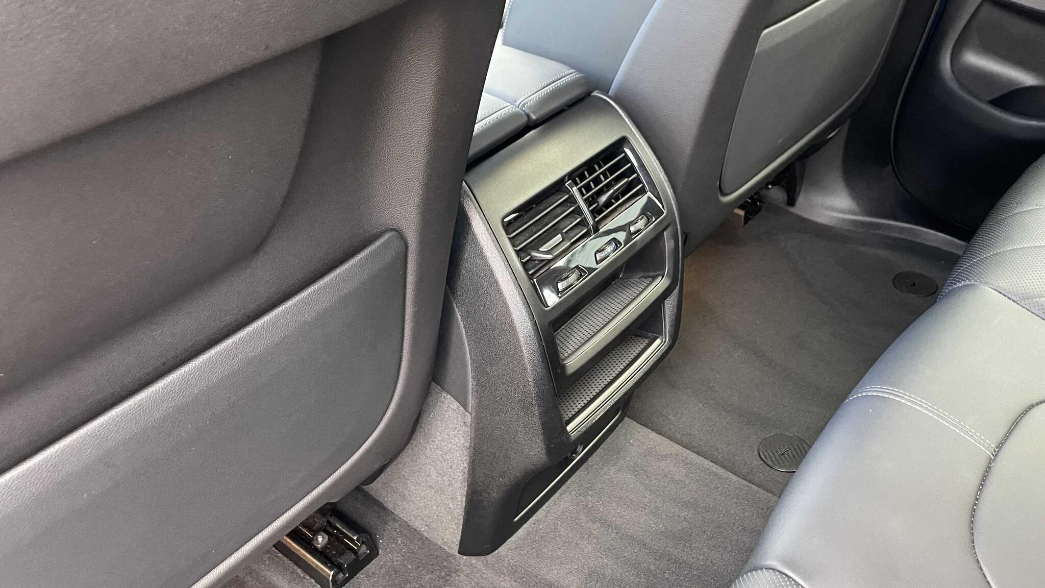 BMW X5 view 31