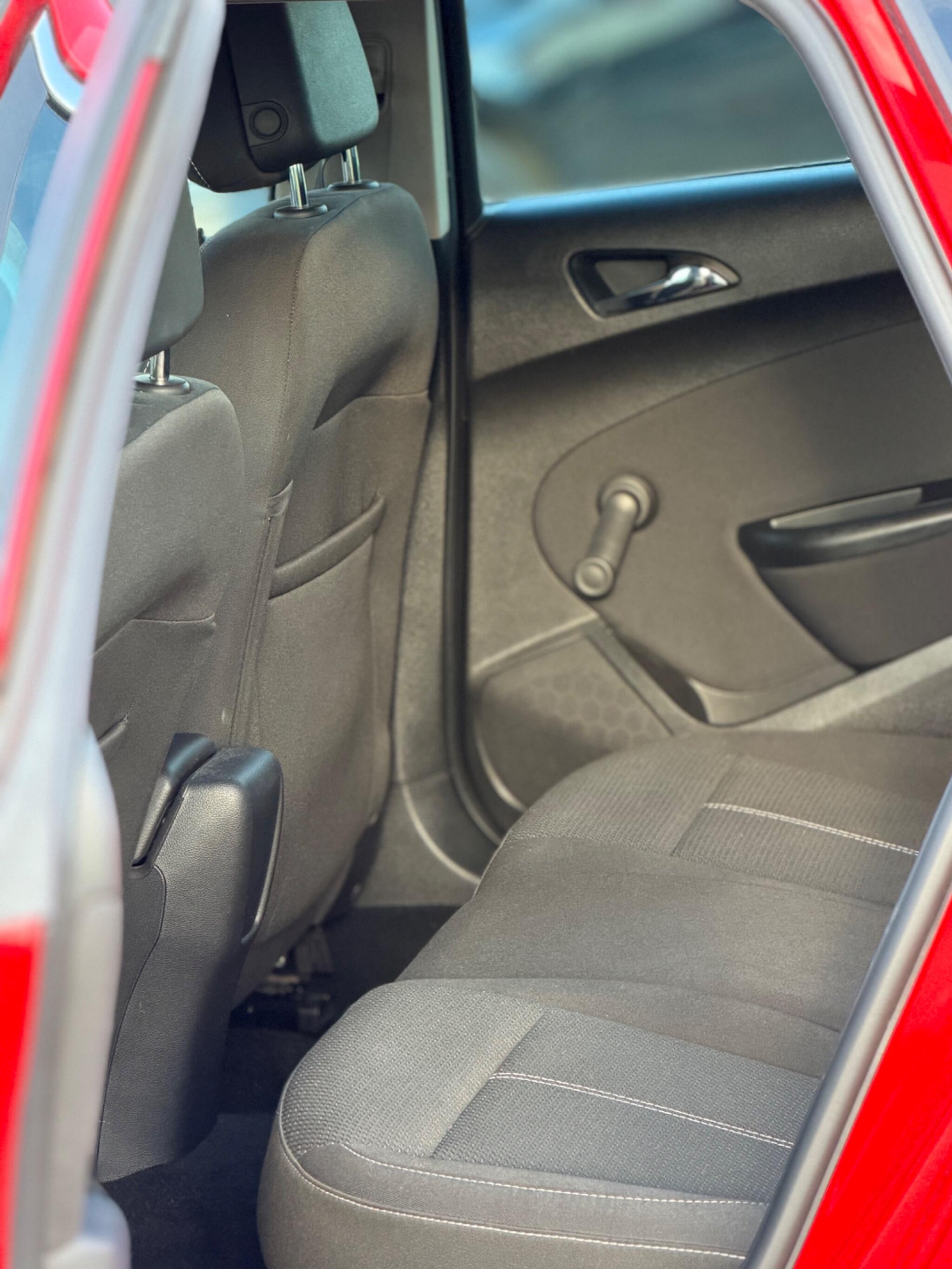 2014 Vauxhall Astra 1.6 16V SRi Sports Tourer Euro 5 5dr image 23