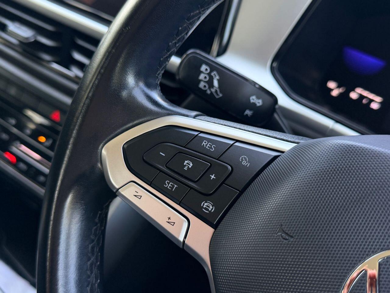 Volkswagen T-Roc view 31