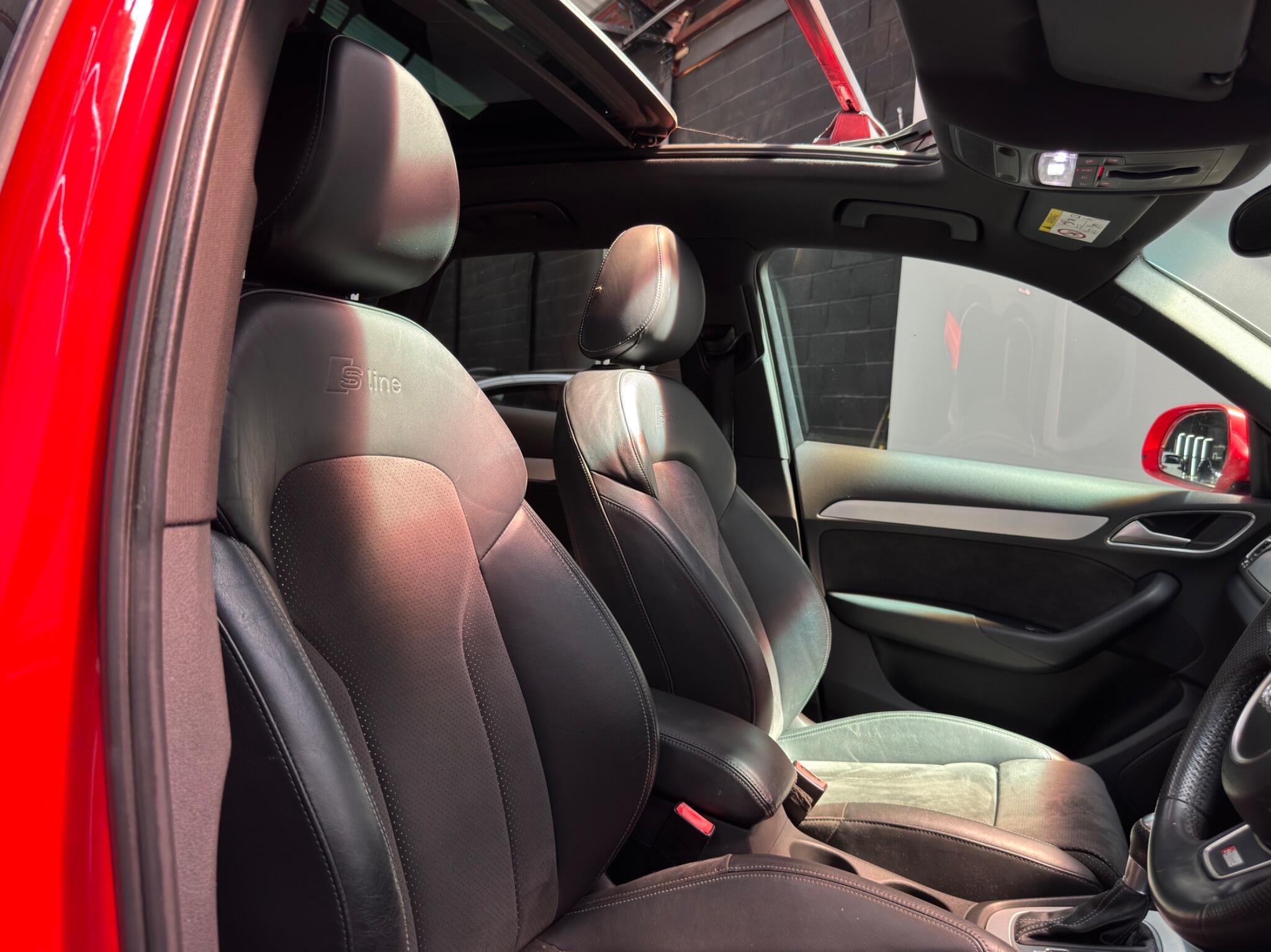 Audi Q3 view 12