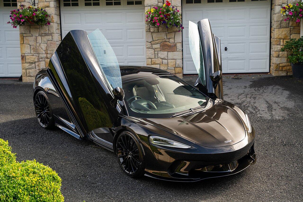 McLaren GT view 92