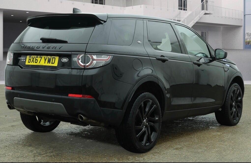 2017 Land Rover Discovery Sport 2.0 TD4 HSE Black Auto 4WD Euro 6 (s/s) 5dr • 72,350 miles image 5
