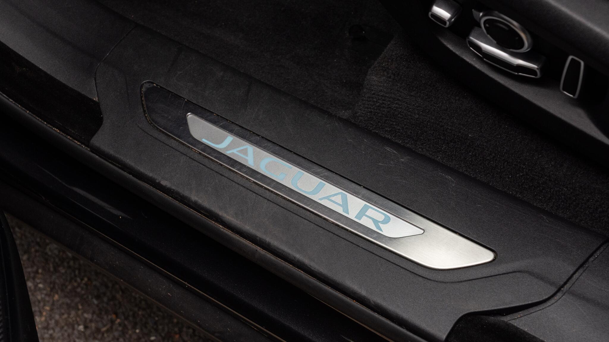 Jaguar F-Pace view 77