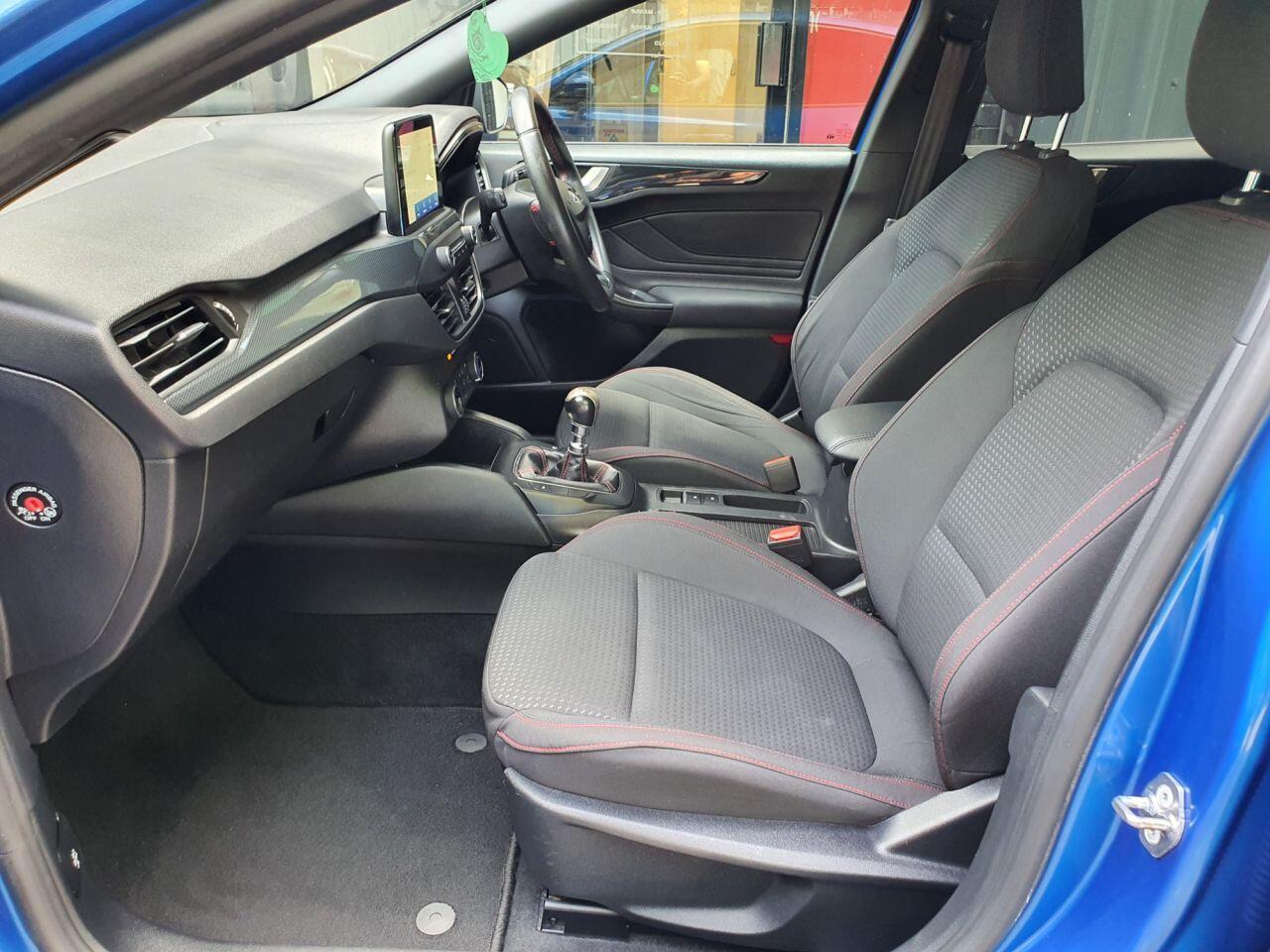 Ford Focus view 26