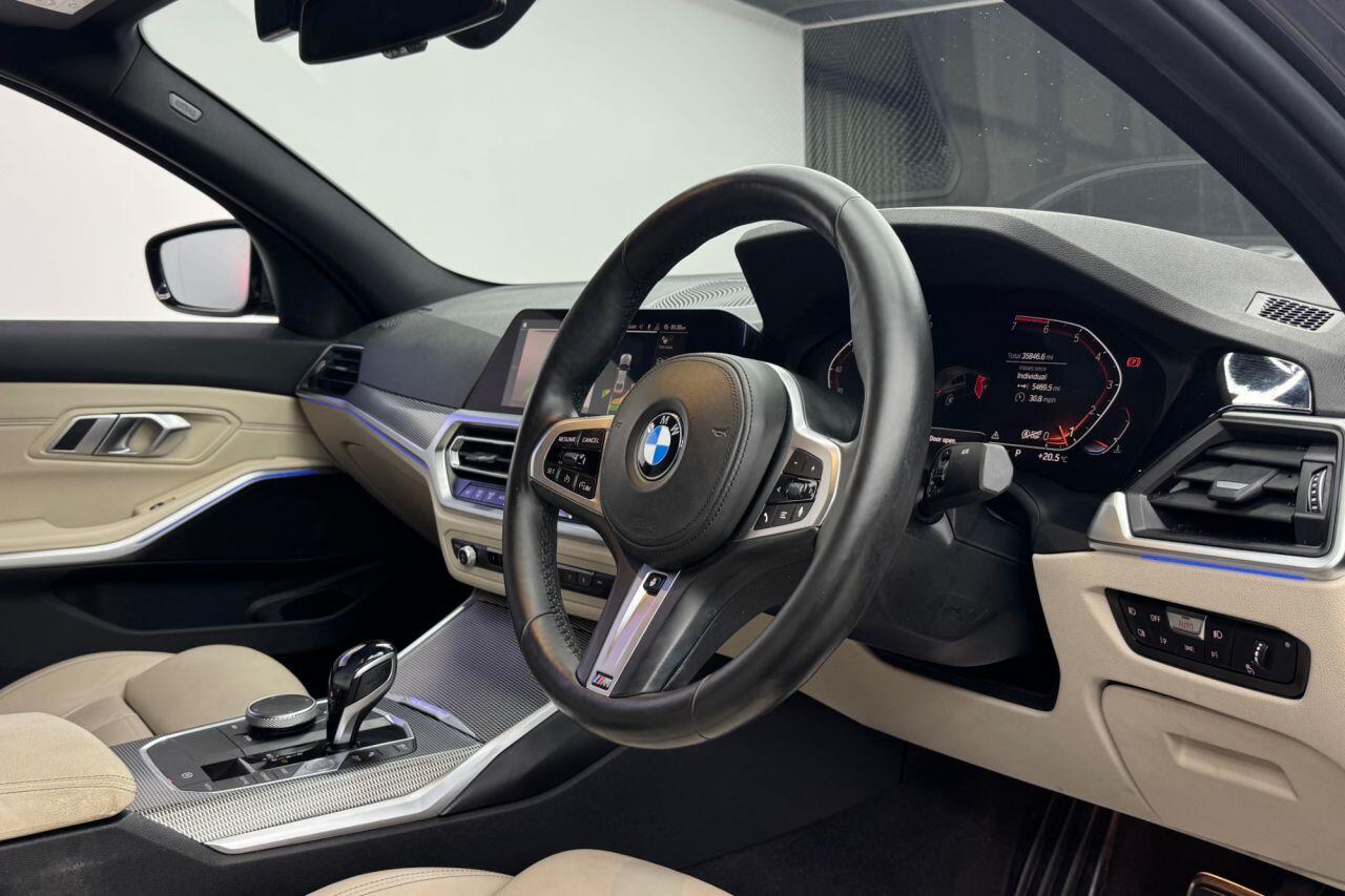BMW 3 Series view 17
