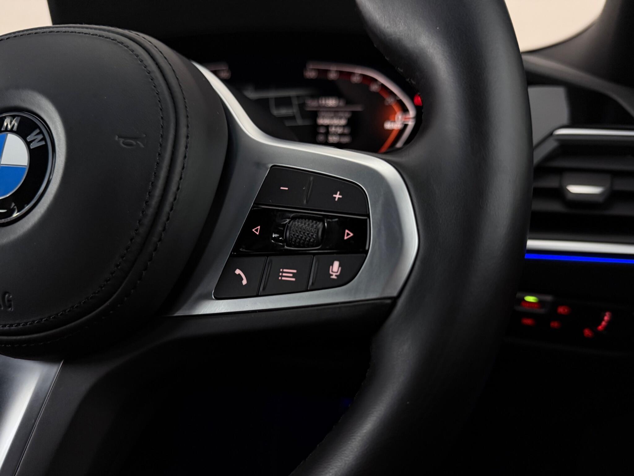 BMW 3 Series view 14