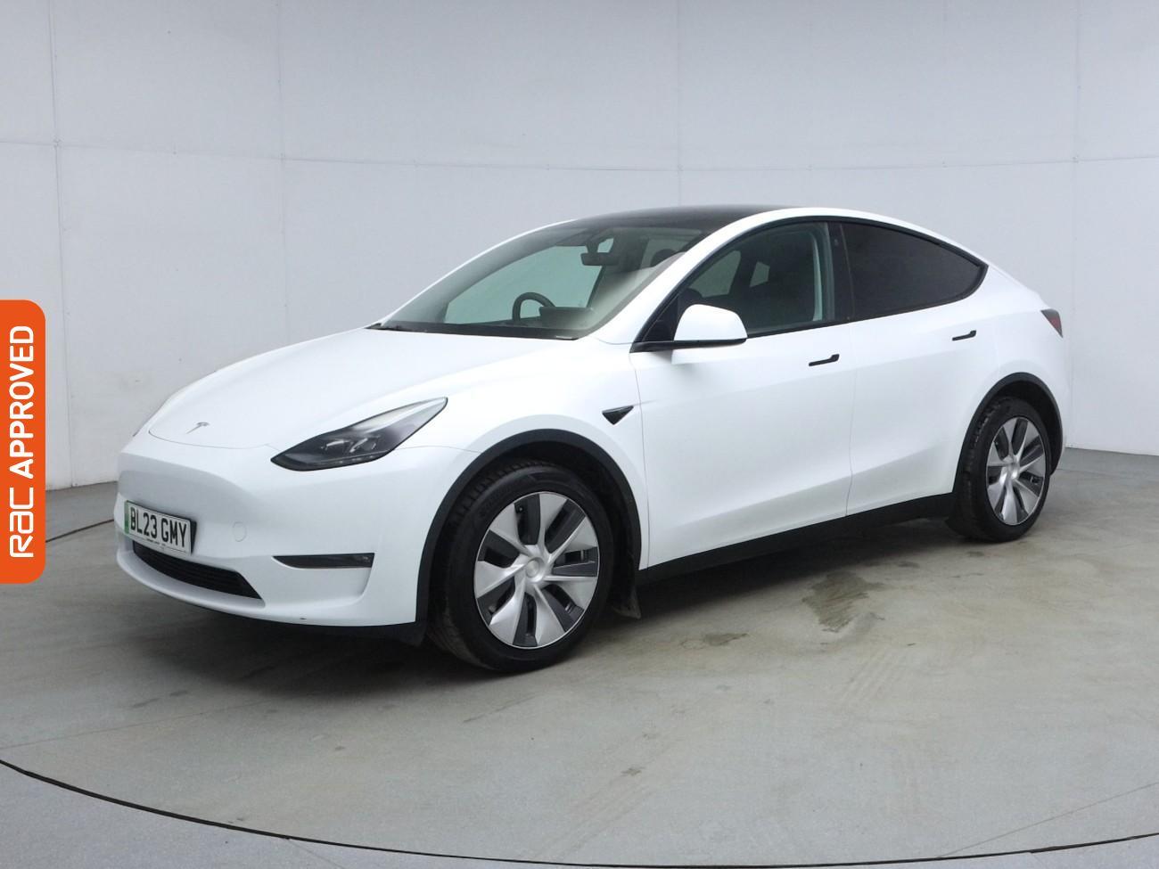 Tesla Model Y view 32