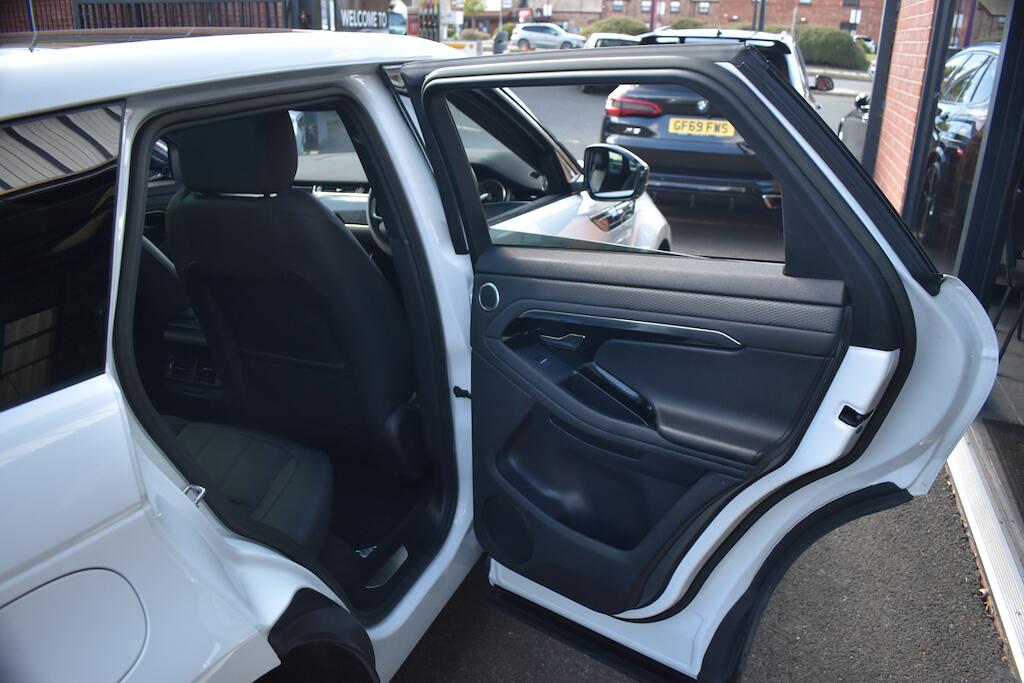 Land Rover Range Rover Evoque view 32