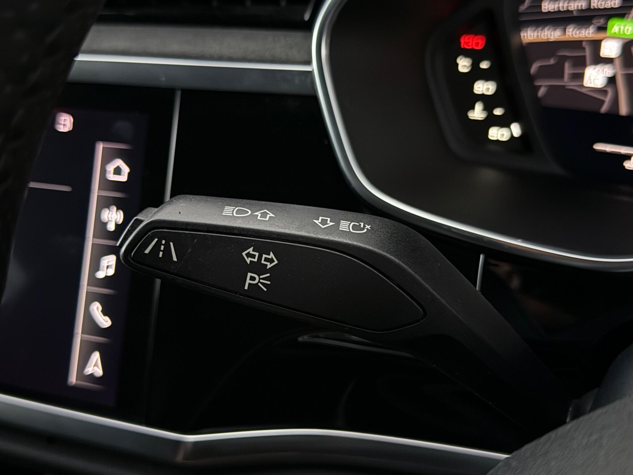 Audi RS Q3 view 24