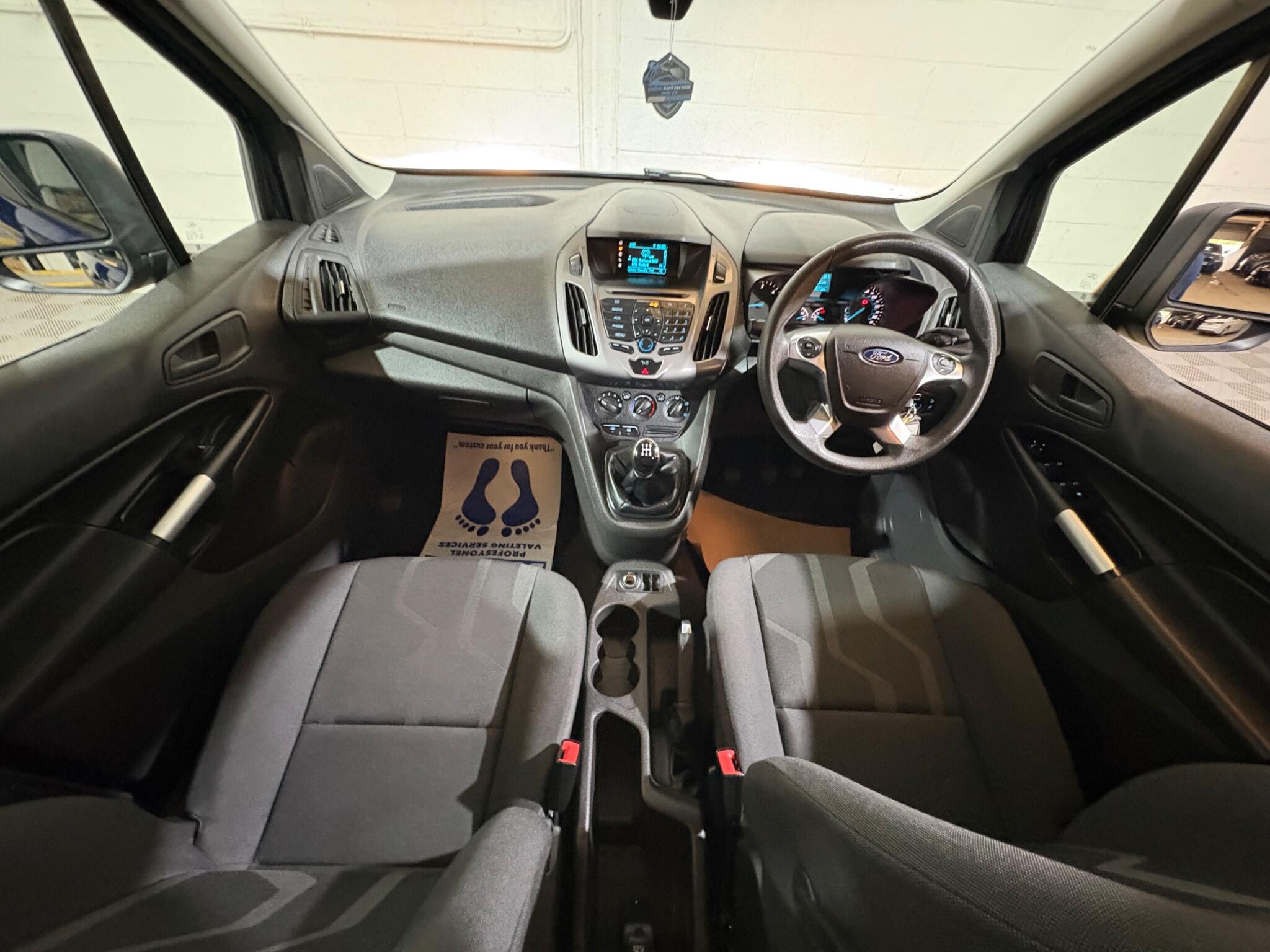 Ford Tourneo Connect view 44