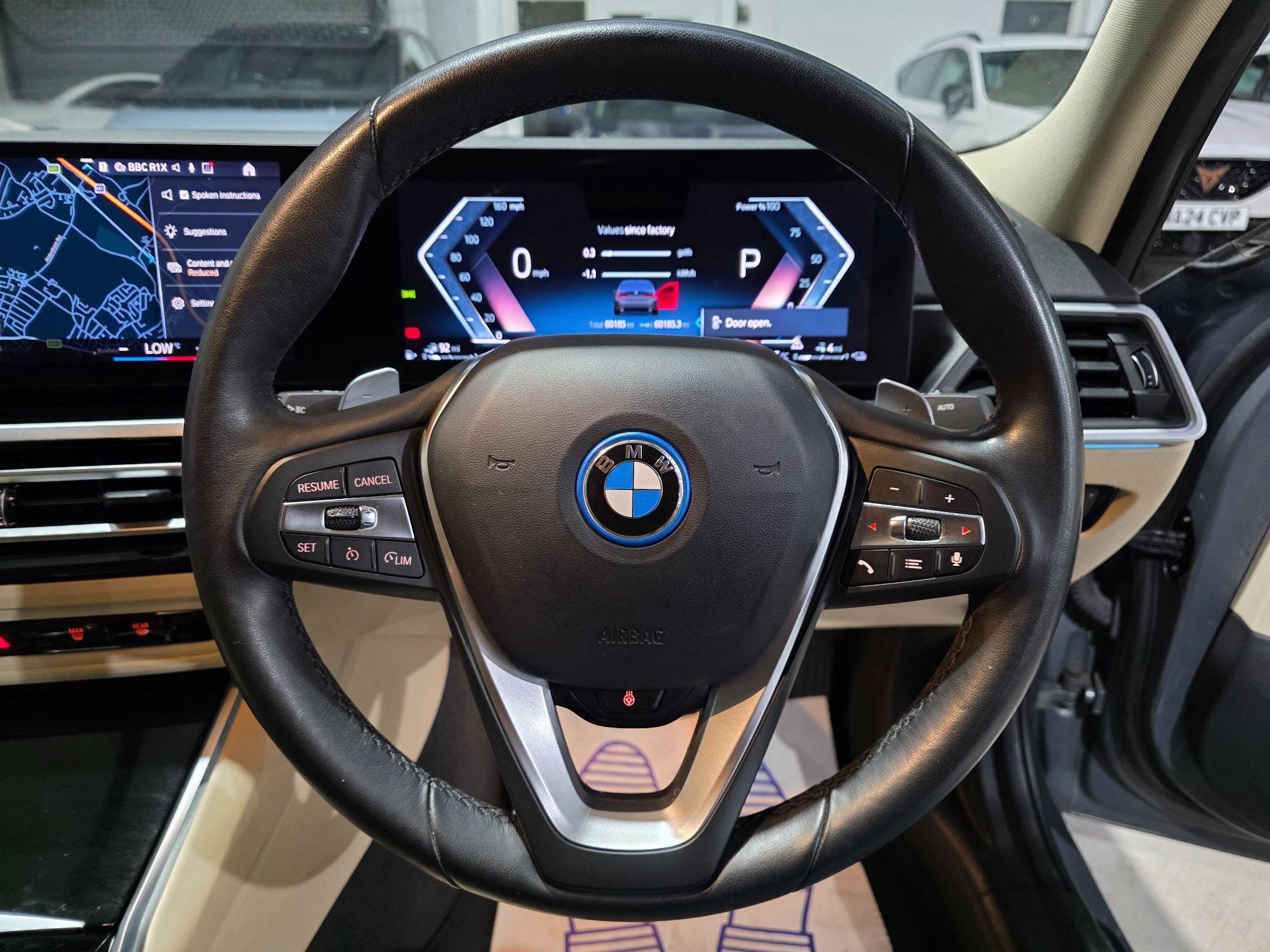 BMW 3 Series view 18