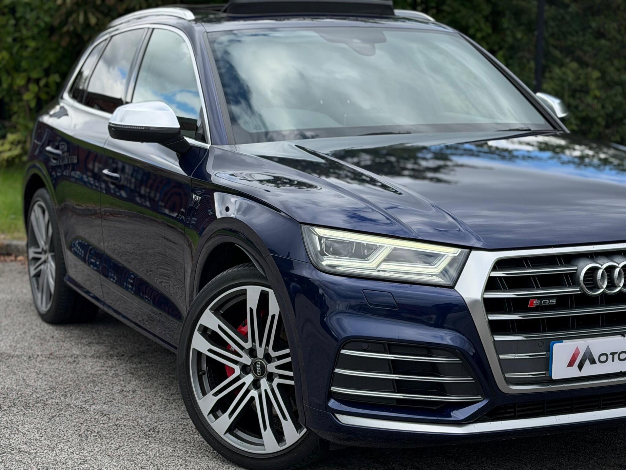 Audi SQ5 view 2