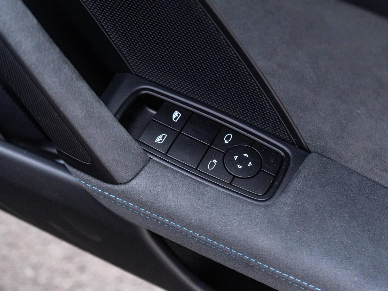 Porsche 911 view 41