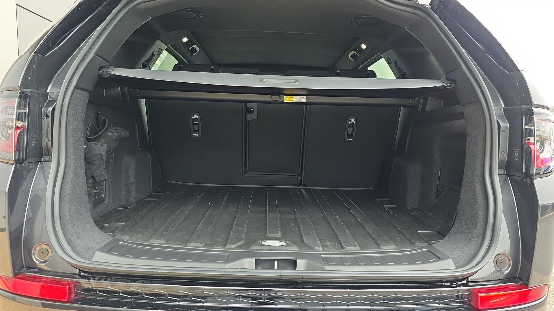 Land Rover Discovery Sport view 10