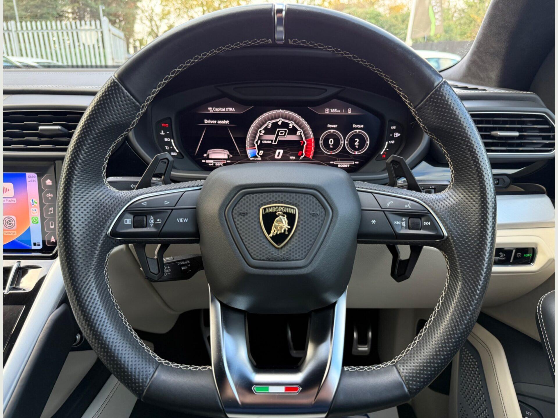 Lamborghini Urus view 5