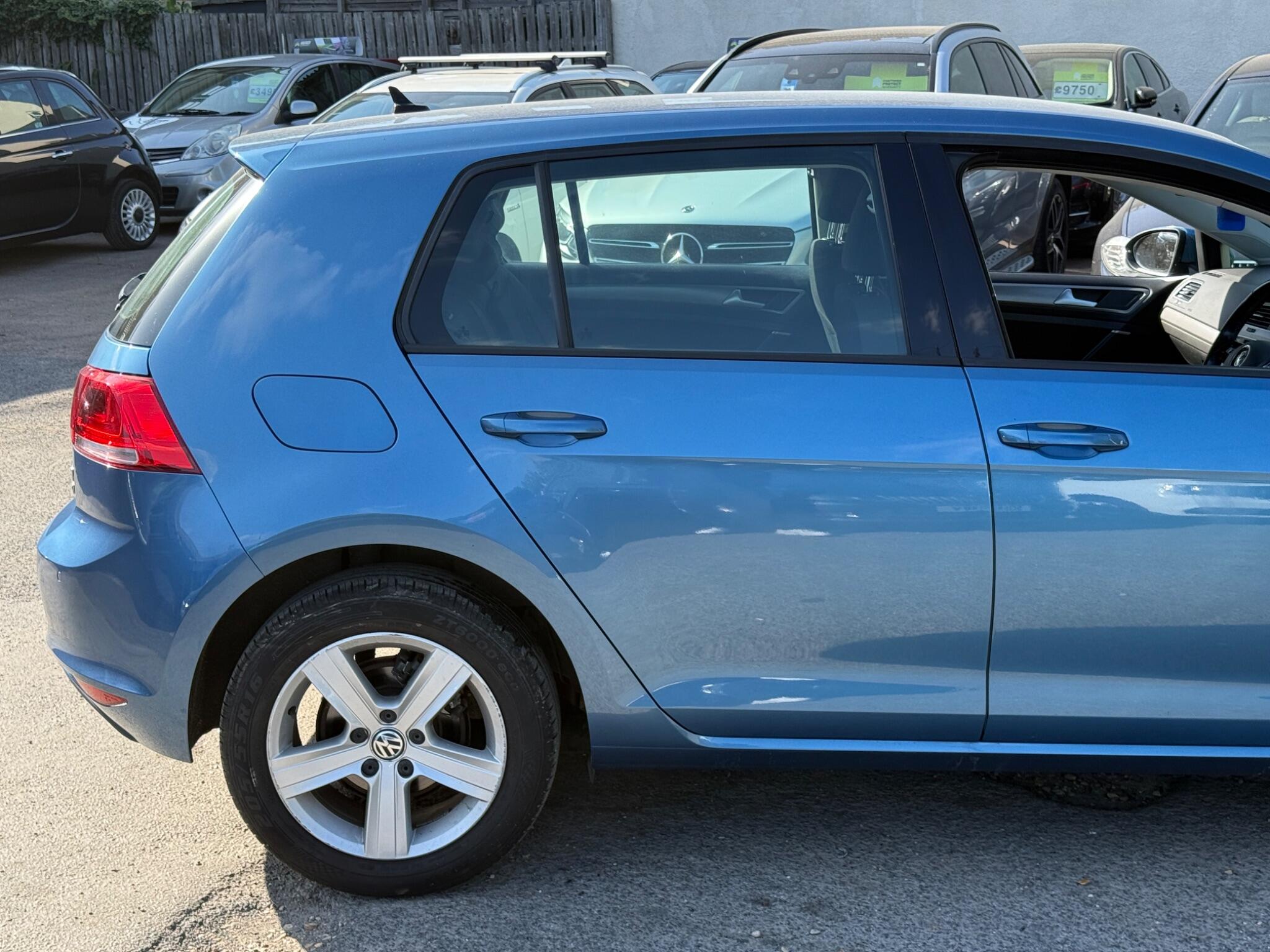 Volkswagen Golf - Image 21