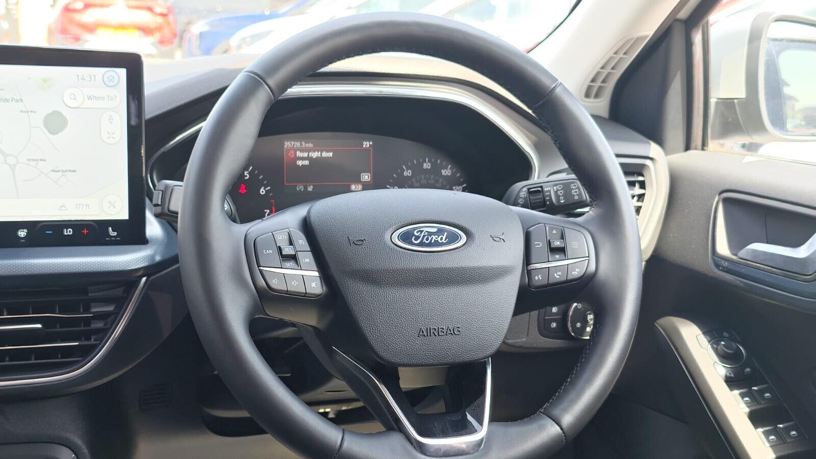 Ford Focus view 14