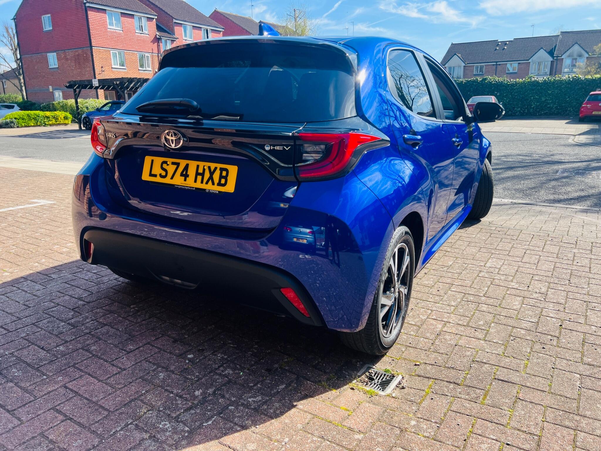 Toyota Yaris view 35