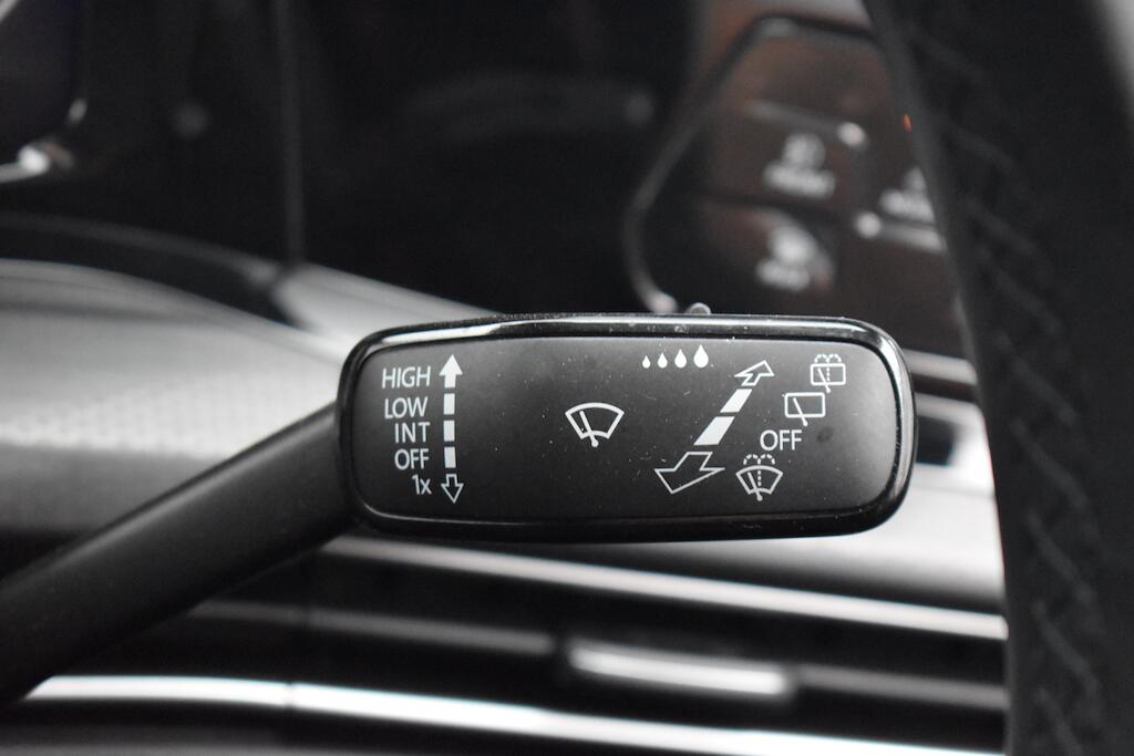 Volkswagen Golf view 58