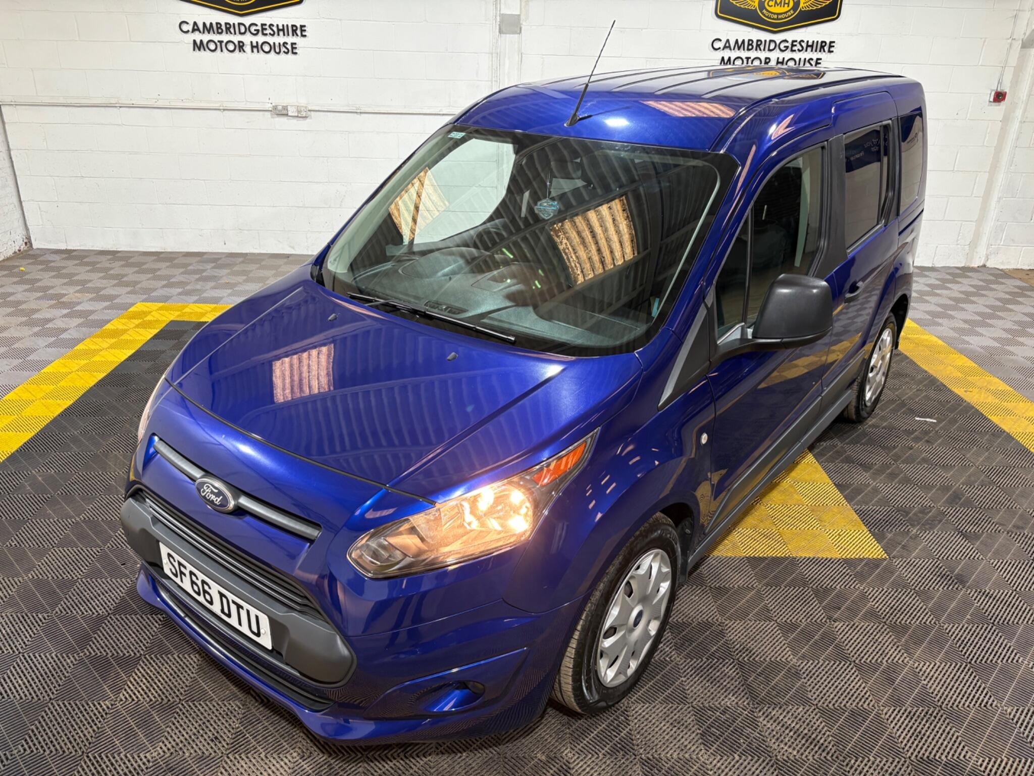 Ford Tourneo Connect view 34