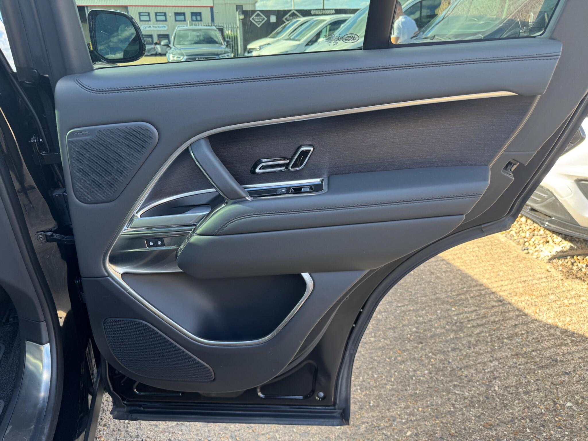 Land Rover Range Rover view 36