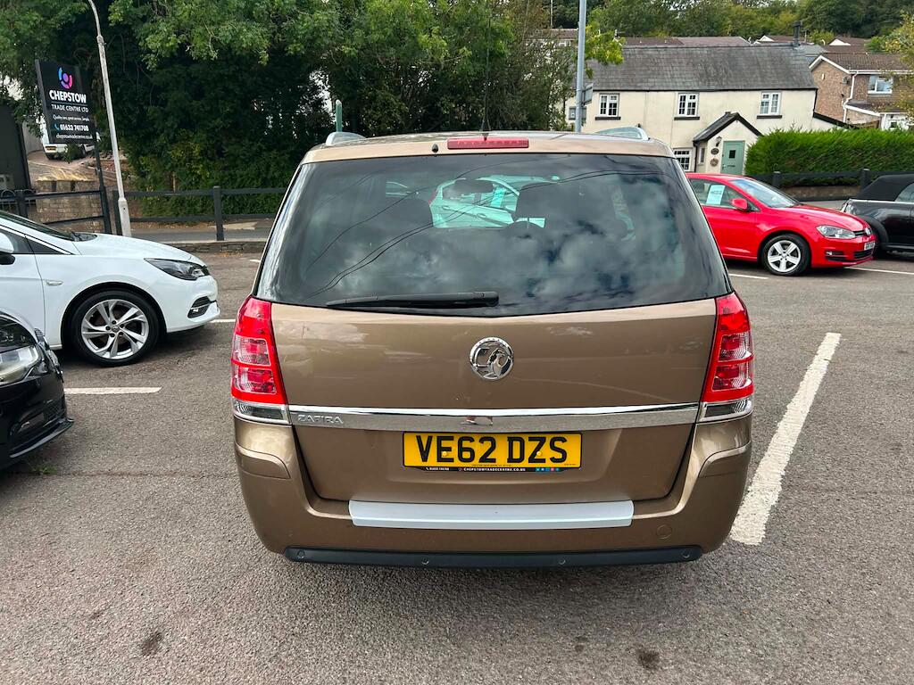 Vauxhall Zafira view 3