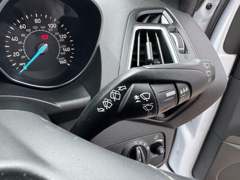 Ford Kuga view 34