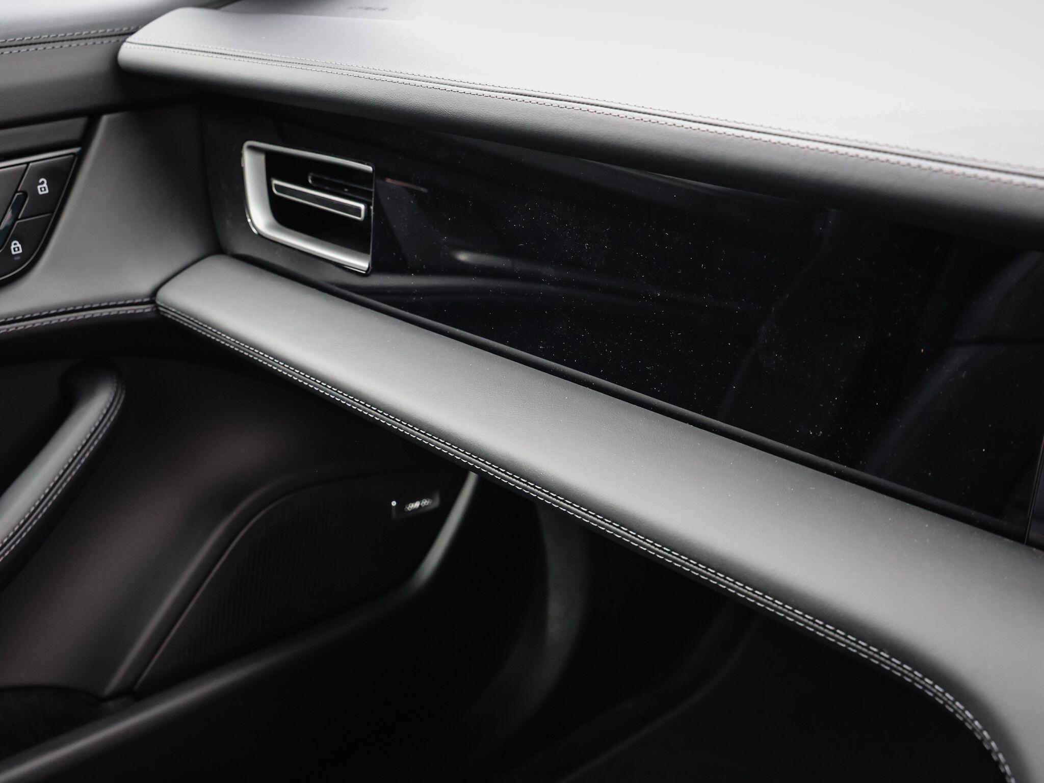 Porsche Taycan view 30