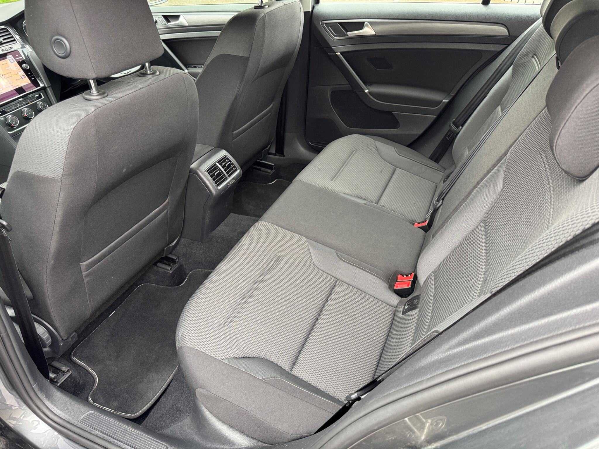 Volkswagen Golf view 48