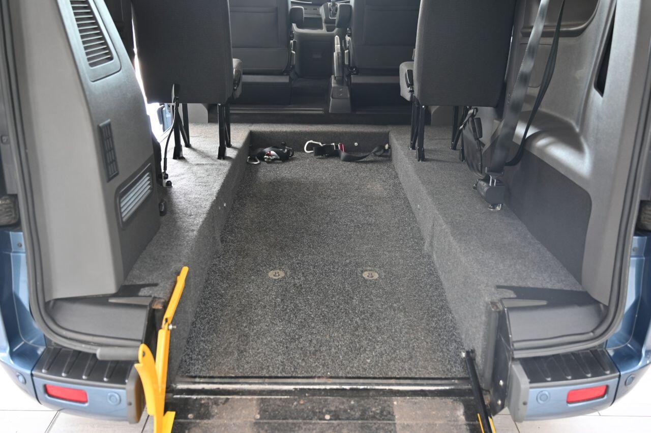 Ford Tourneo Custom view 8