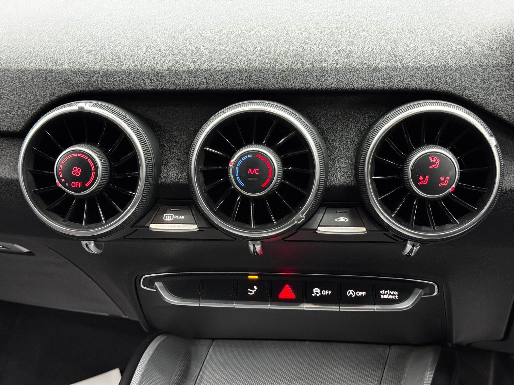 Audi TT view 31