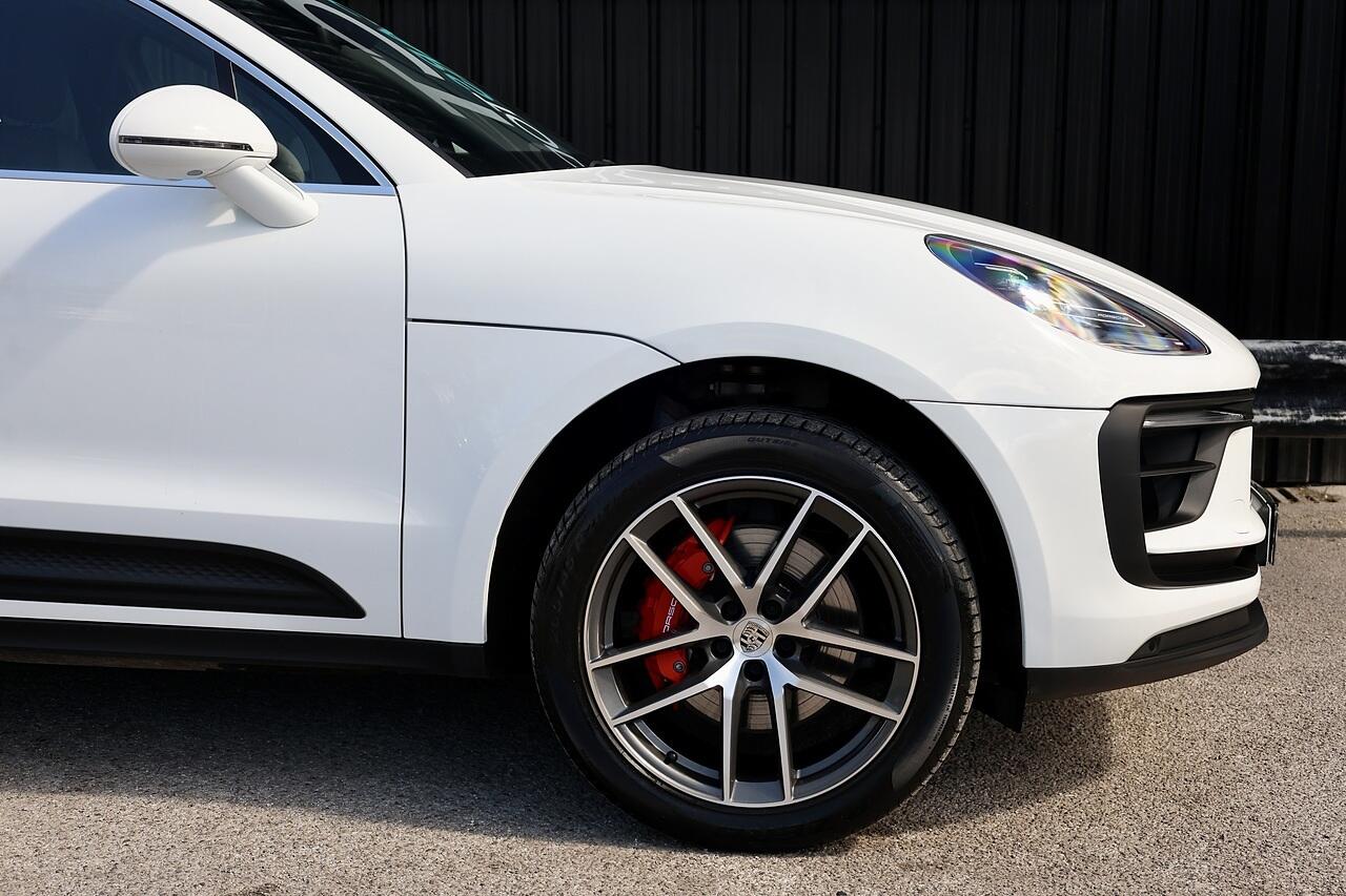 Porsche Macan view 35