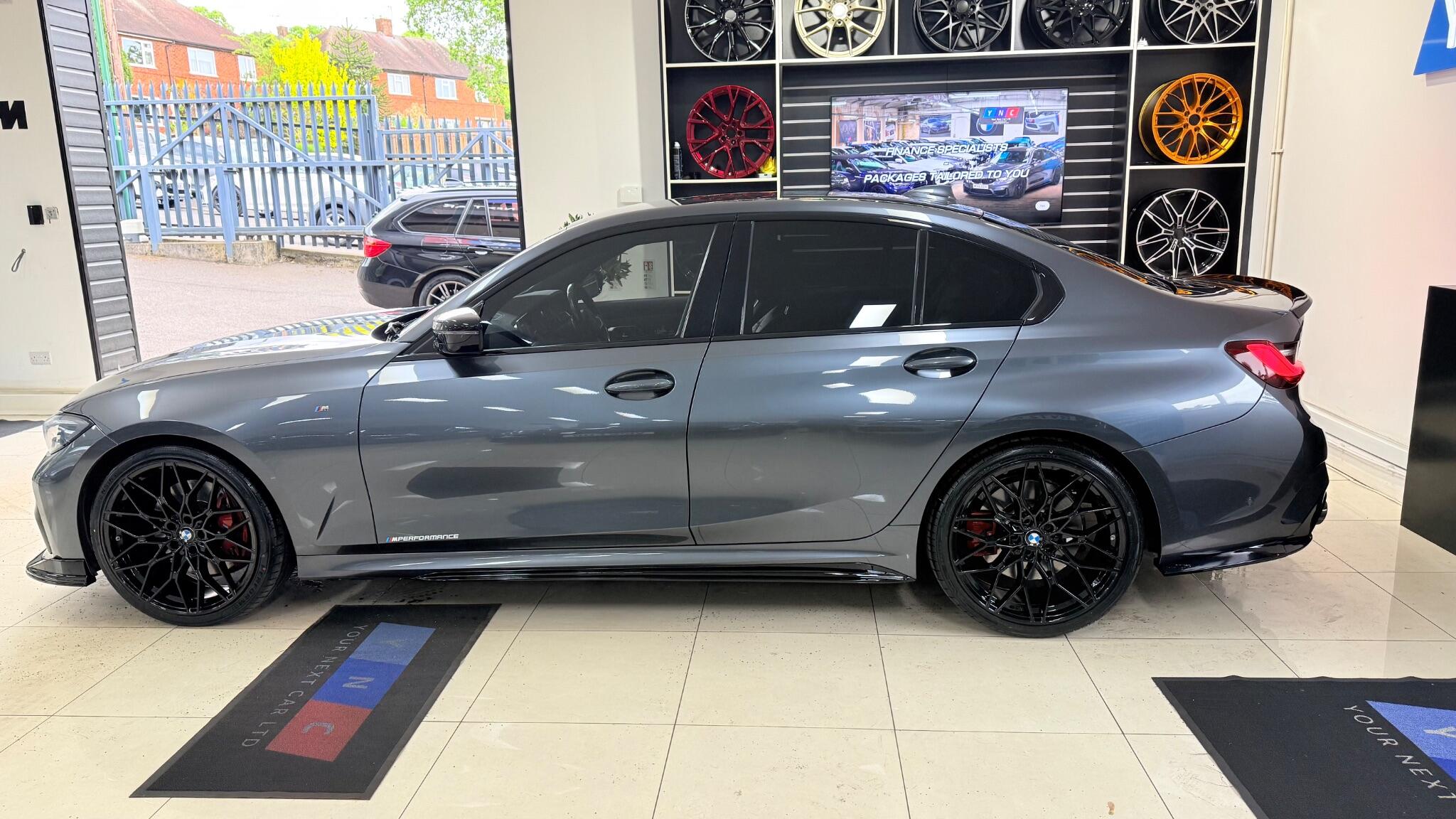 BMW 3 Series view 5