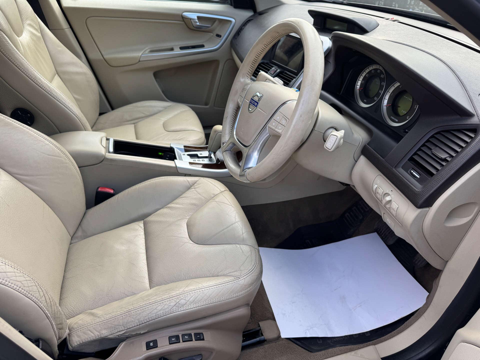 Volvo XC60 view 20