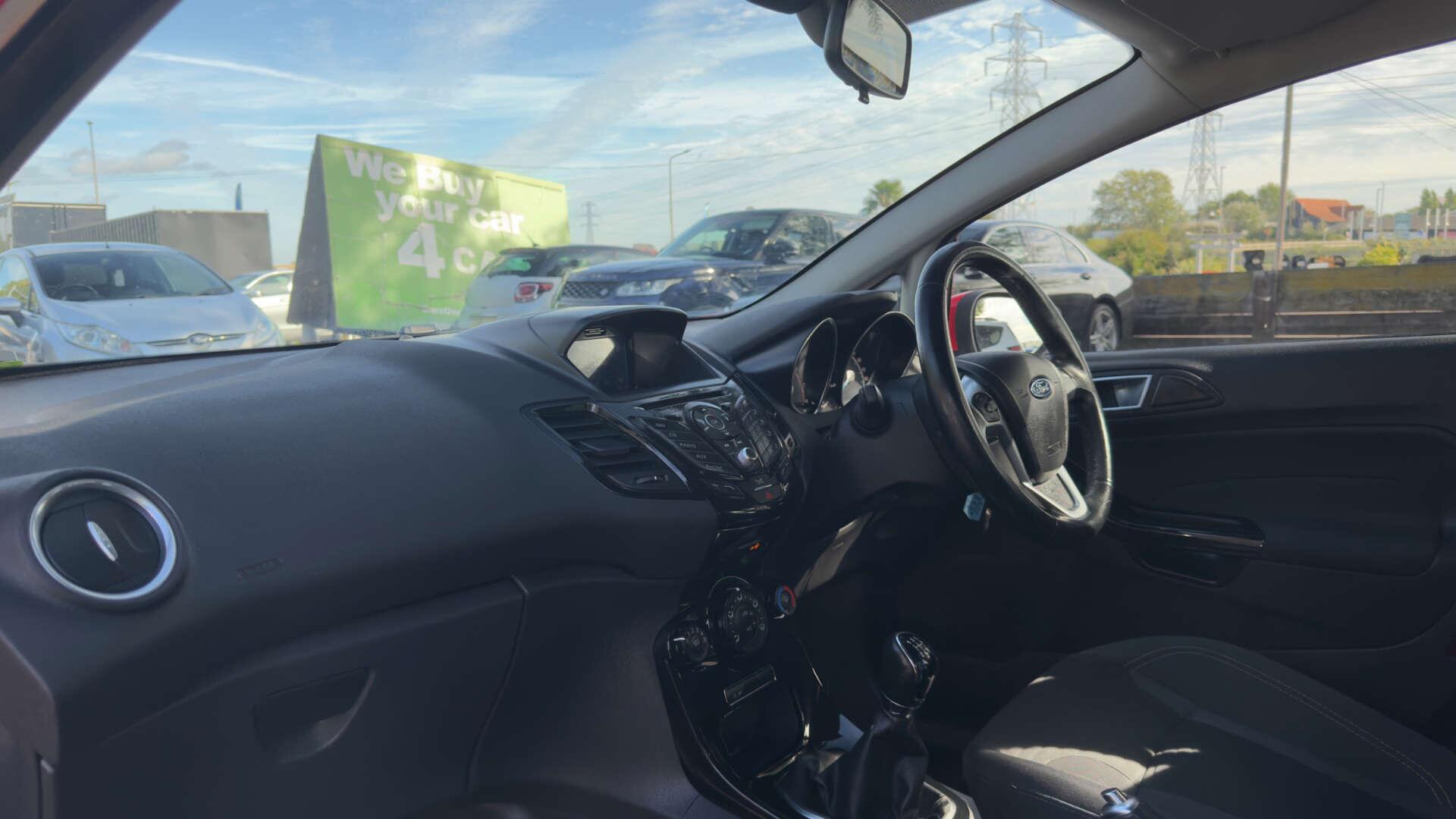 Ford Fiesta view 14