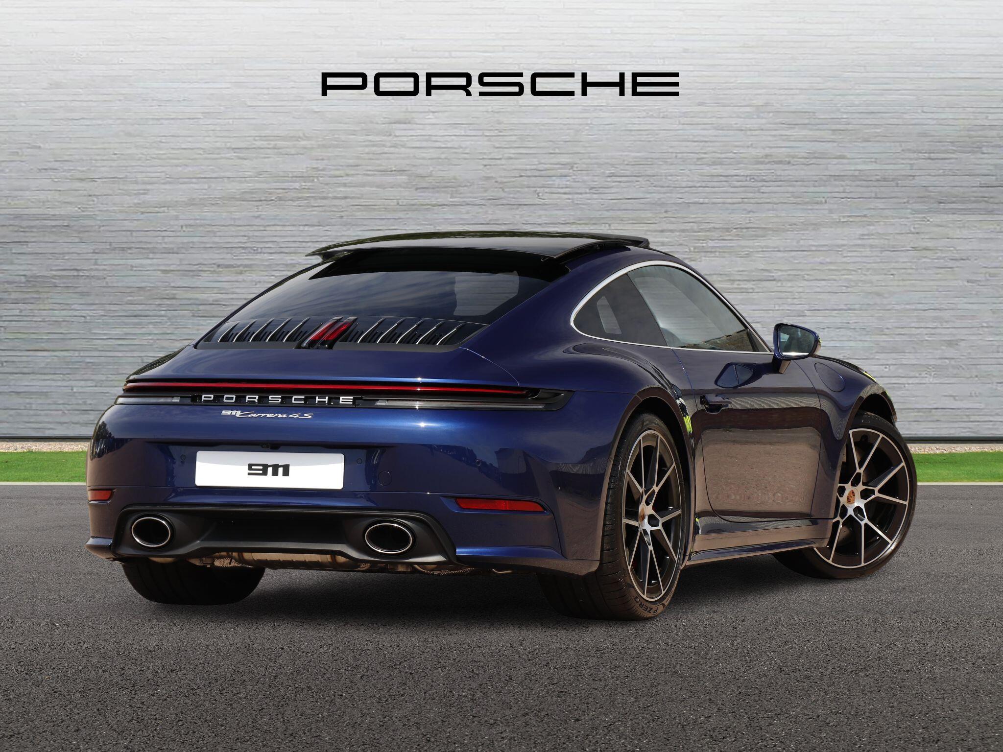 Porsche 911 view 3