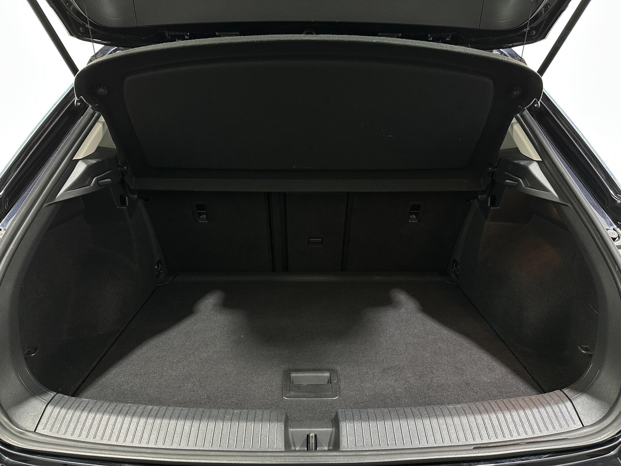 Volkswagen T-Roc view 46