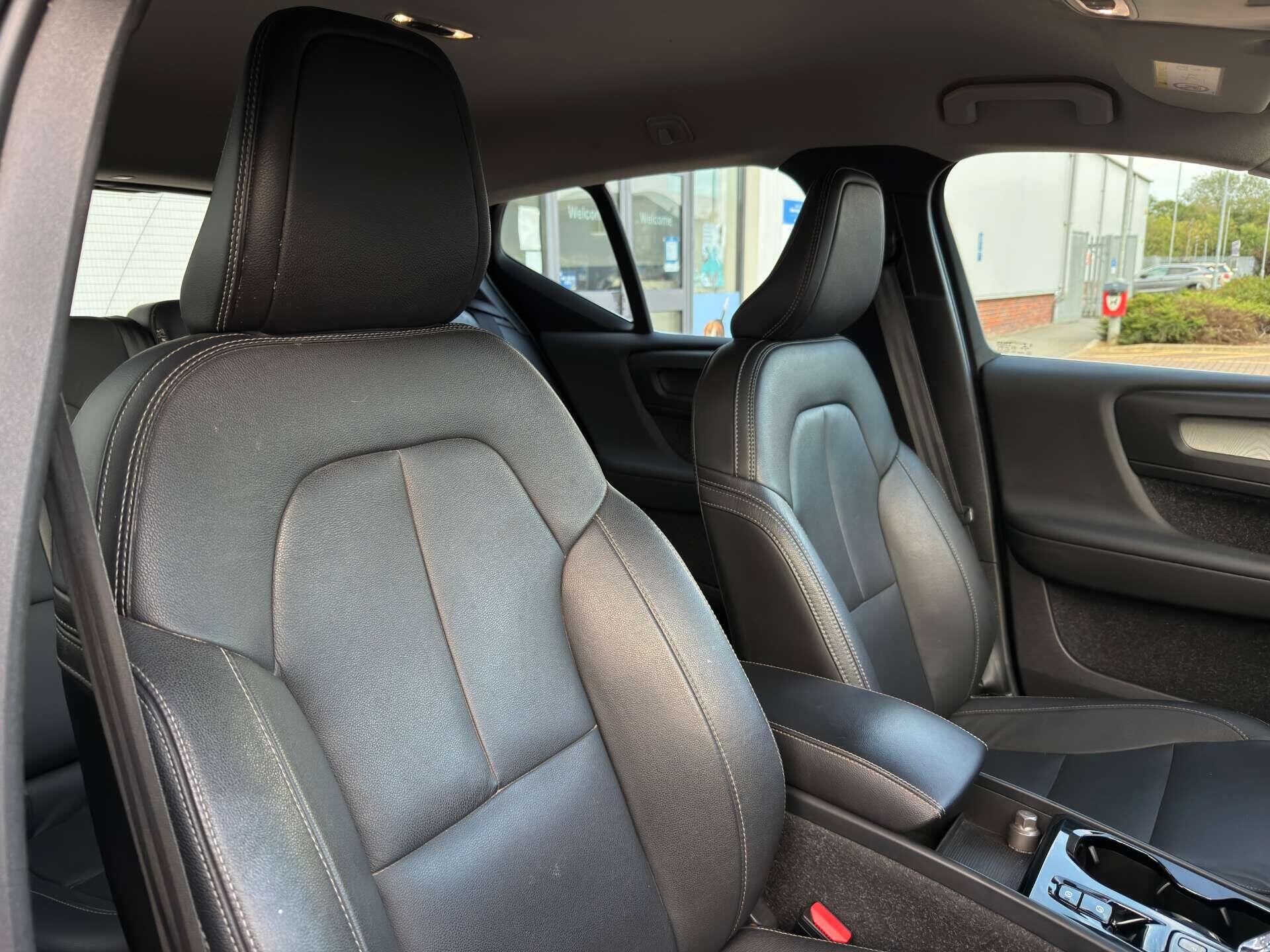 Volvo XC40 view 18
