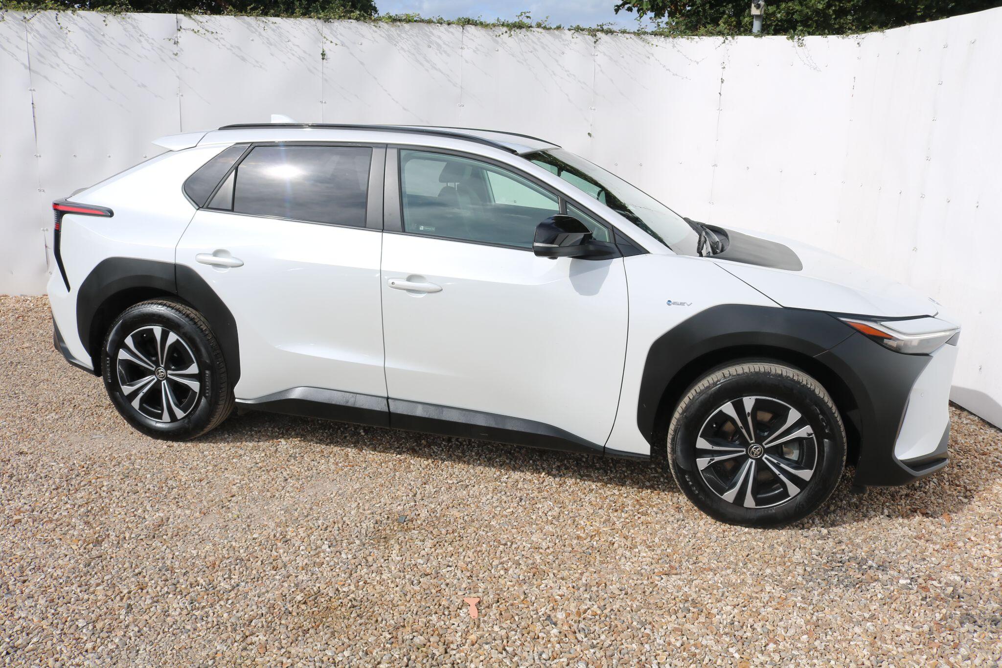 Toyota bZ4X view 5