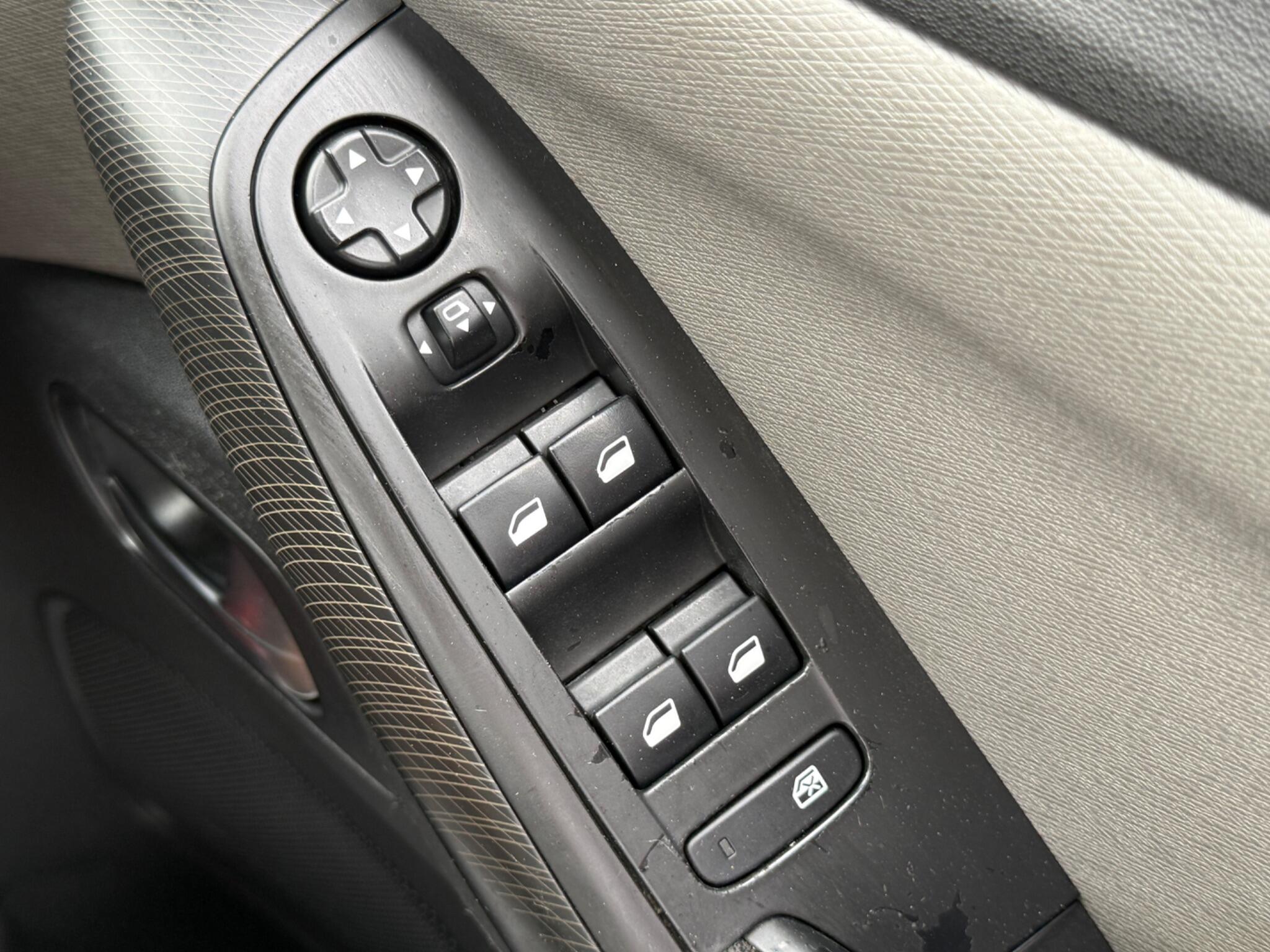 Citroen C4 Picasso - Image 62