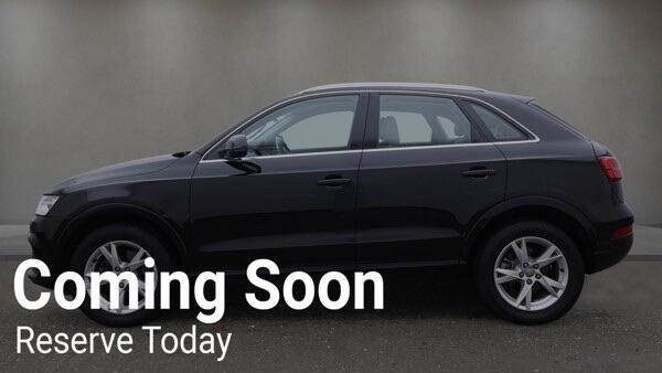 Audi Q3 view 20