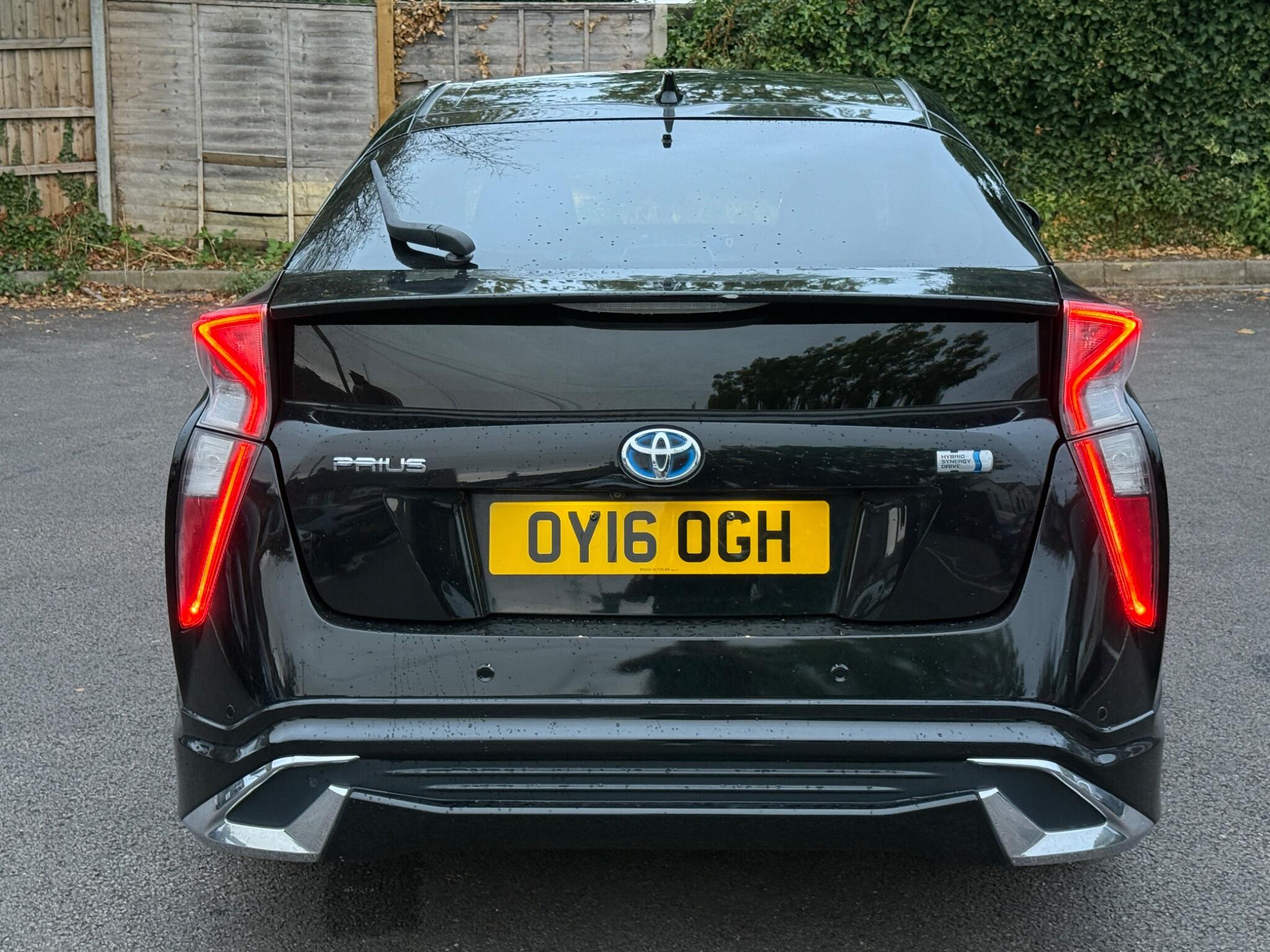Toyota Prius - Image 7